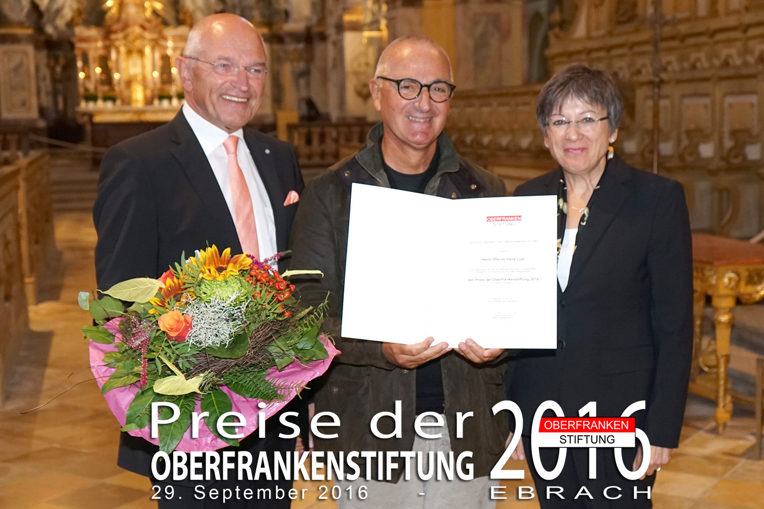 von links: Bezirkstagspräsident Dr. Günther Denzler, Pfarrer Hans Lyer, Regierungpräsidentin Heidrun Piwernetz